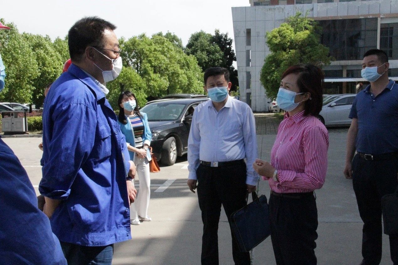湖北省自然资源厅副厅长夏亚灵一行莅临众博手机官方网站_众博(中国)重工走访调研