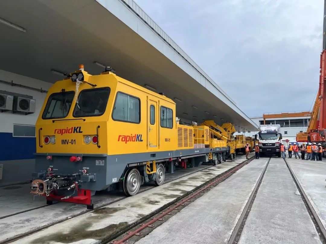众博手机官方网站_众博(中国)重工马来西亚地铁3号线（LRT-3）项目车辆顺利送抵现场