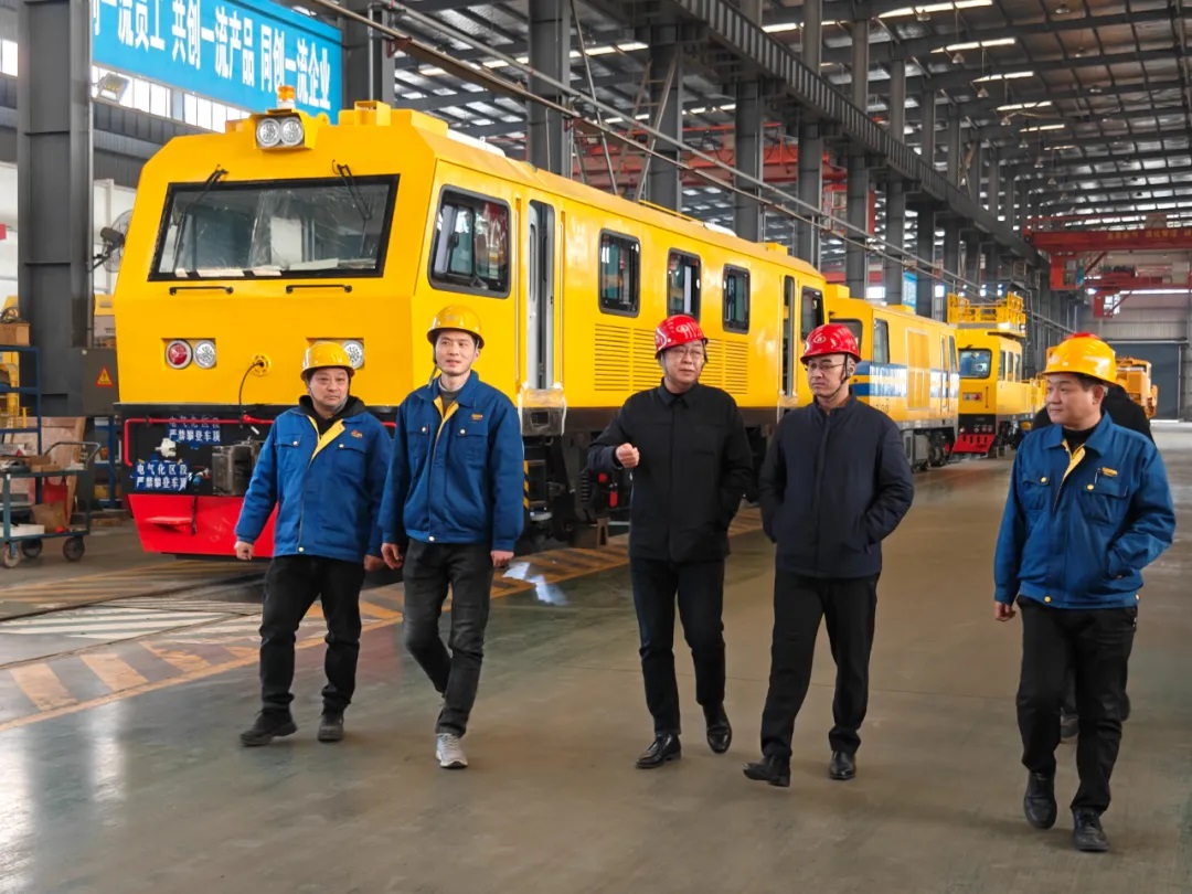 市纪委常委、市委巡察办安雪尽主任莅临众博手机官方网站_众博(中国)重工开展走访慰问活动